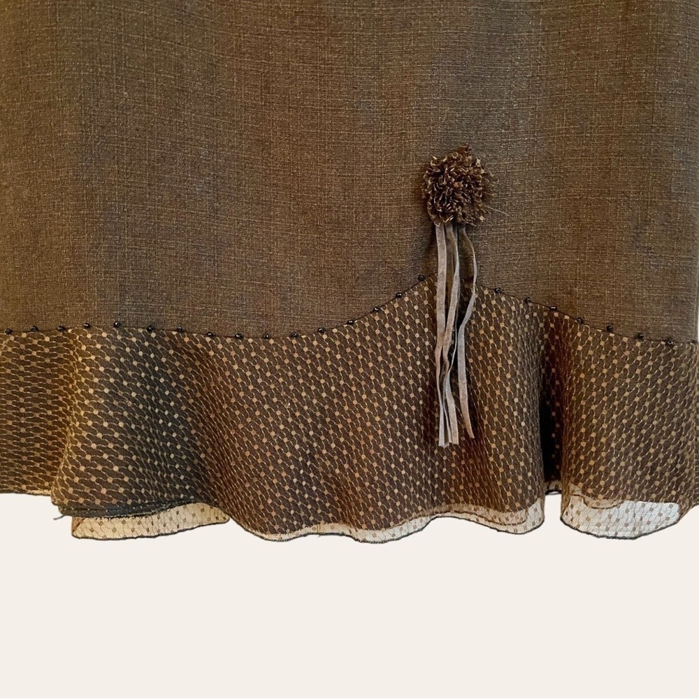 LIYADA, SOPHISTICATED AND FEMININE BROWN PENCIL SKIRT. SIZE 11 - Picture 2 of 6
